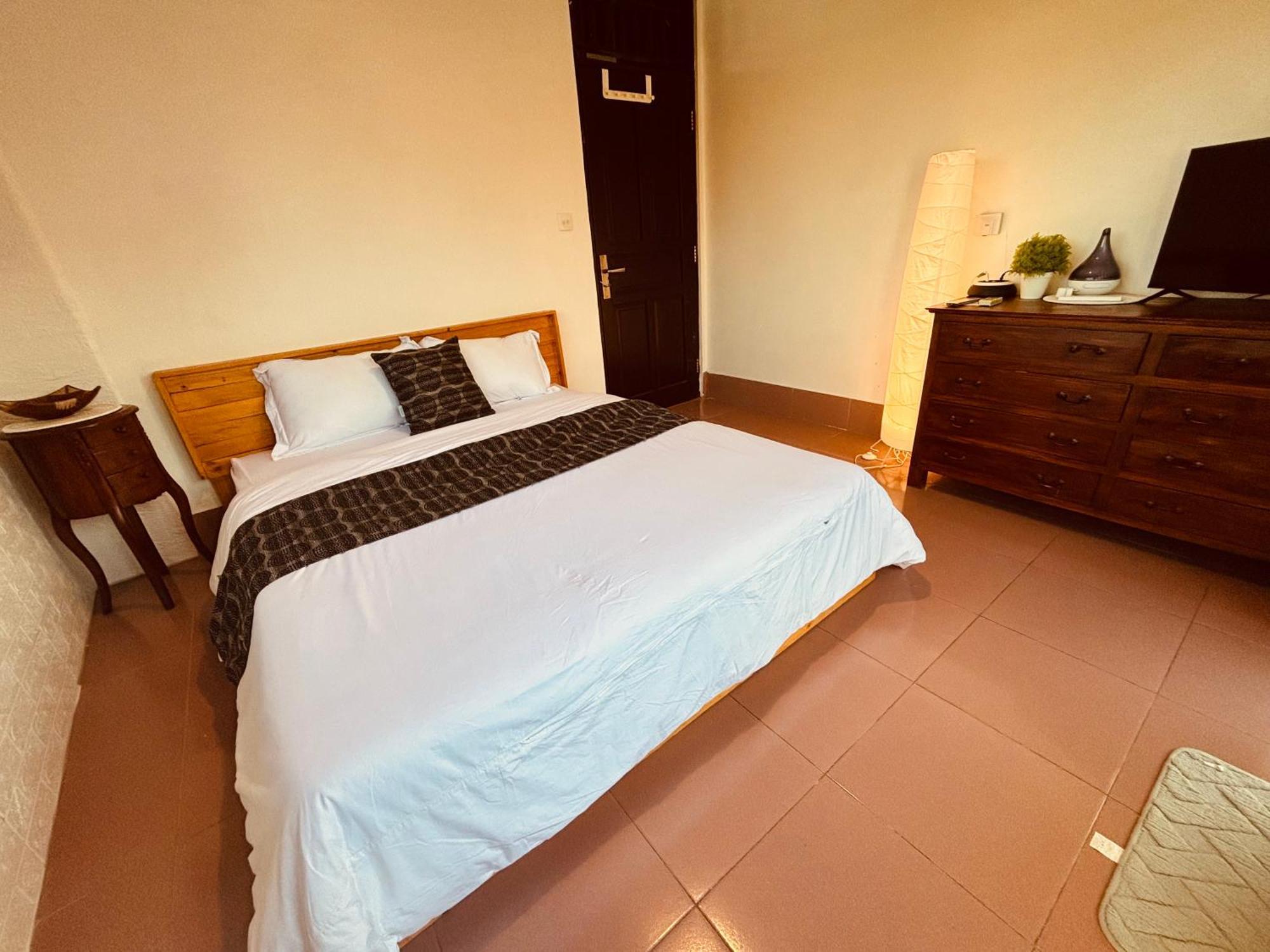 Mama Mega Homestay Pesanggaran Exterior photo