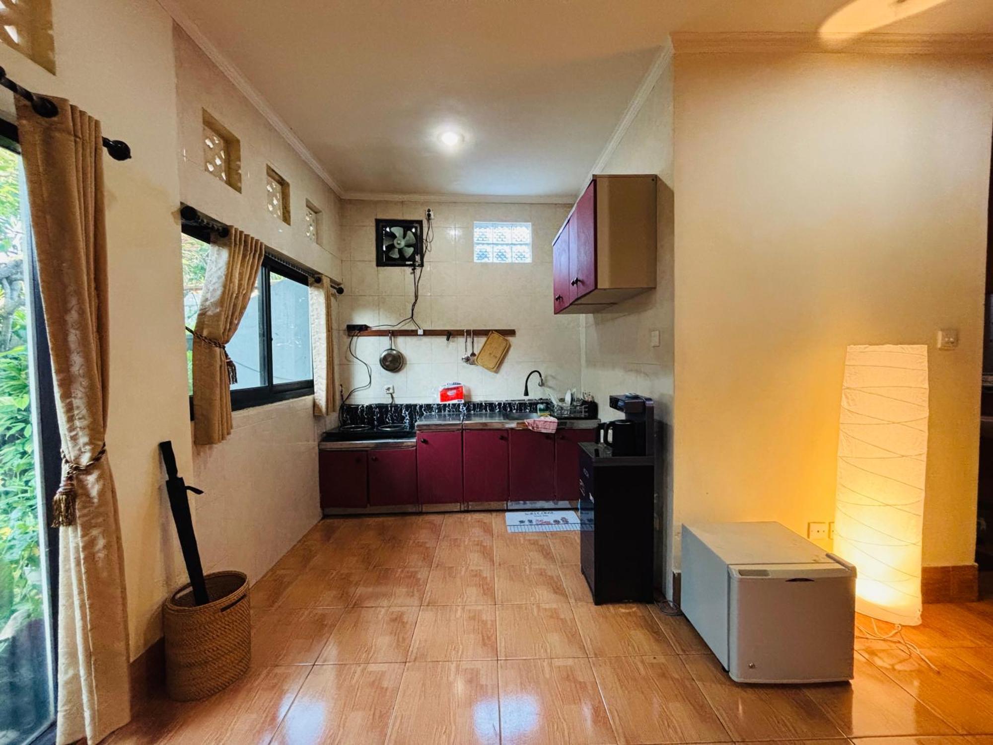 Mama Mega Homestay Pesanggaran Exterior photo